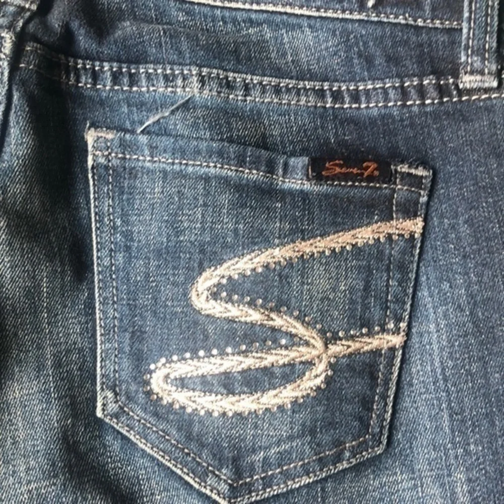 Seven7 jeans size 4 straight leg blue jeans